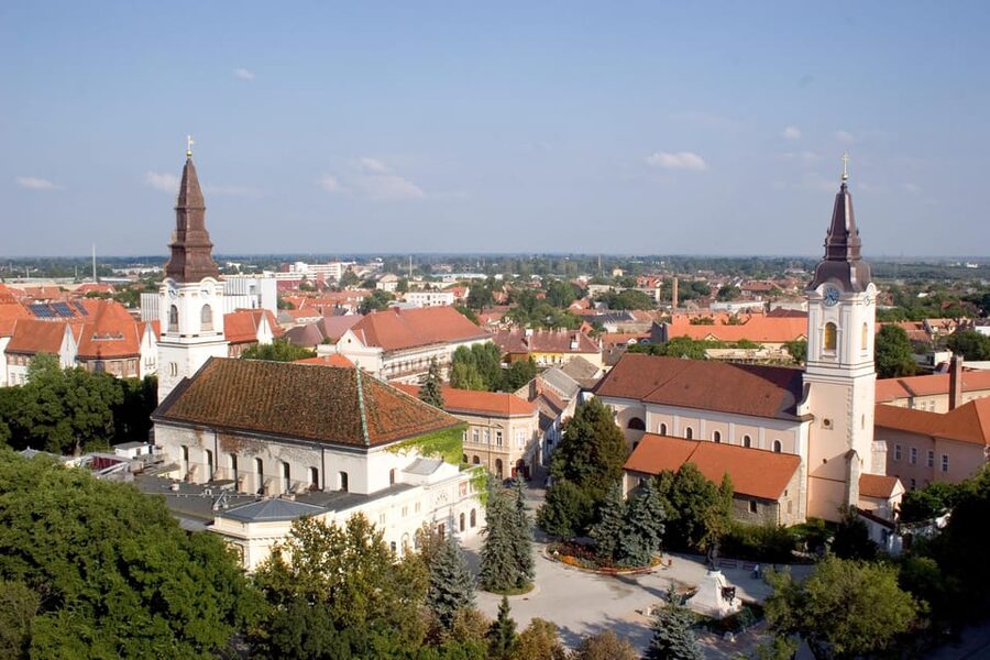 From Budapest: Puszta Horse Show and Countryside Visit - A filling Hungarian lunch with wine