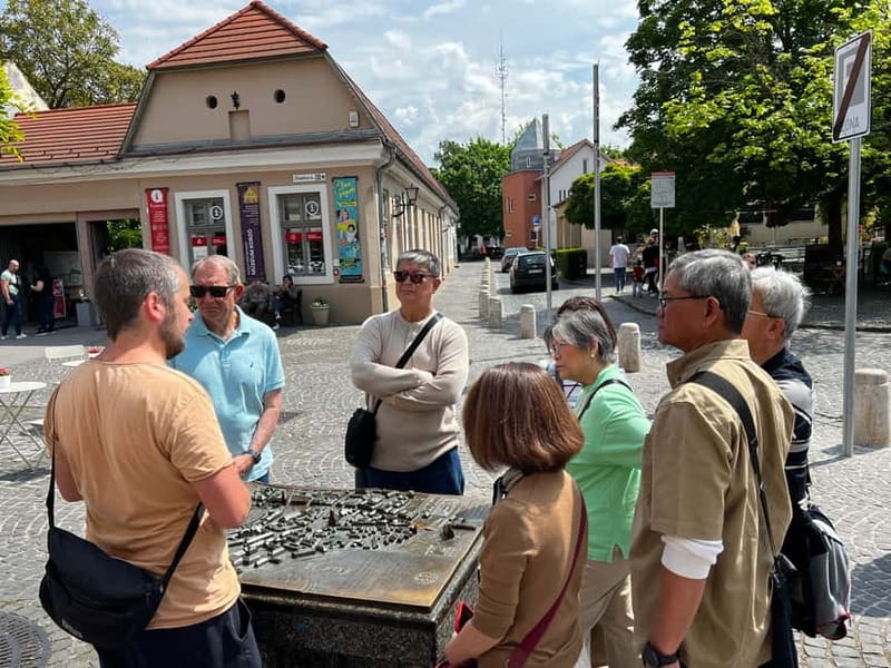 From Budapest: Szentendre Day Trip with Street Food - Meeting the guide at Batthyány tér