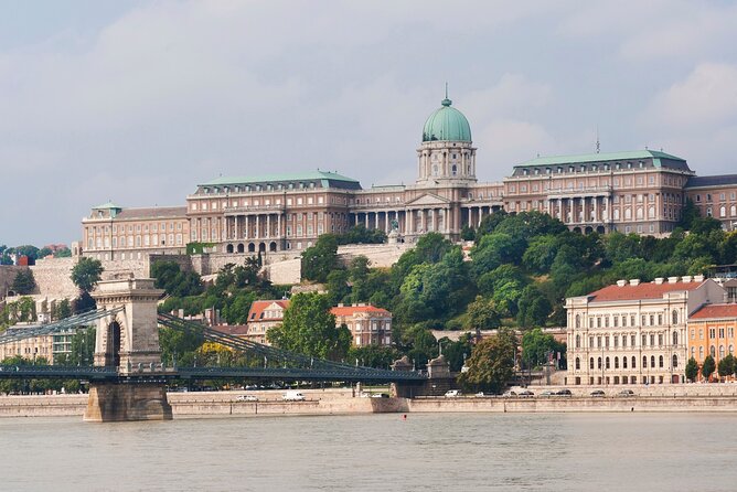 General sightseeing tour - Fisherman’s Bastion and the Danube panorama