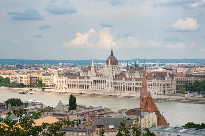 Guided Tour in Budapest Castle District - Fisherman’s Bastion and Budapest’s best panorama