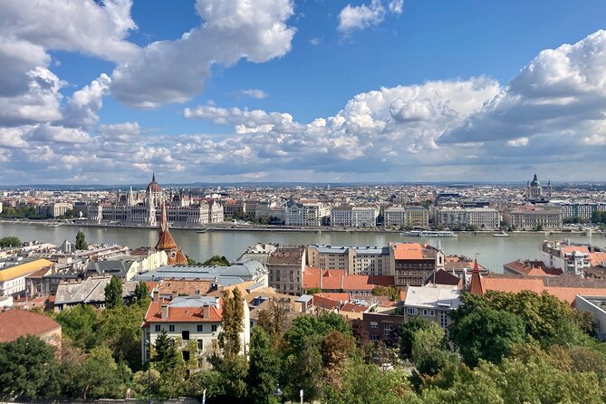 Half day Budapest city tour by car / minivan - The Citadel and Gellert Baths