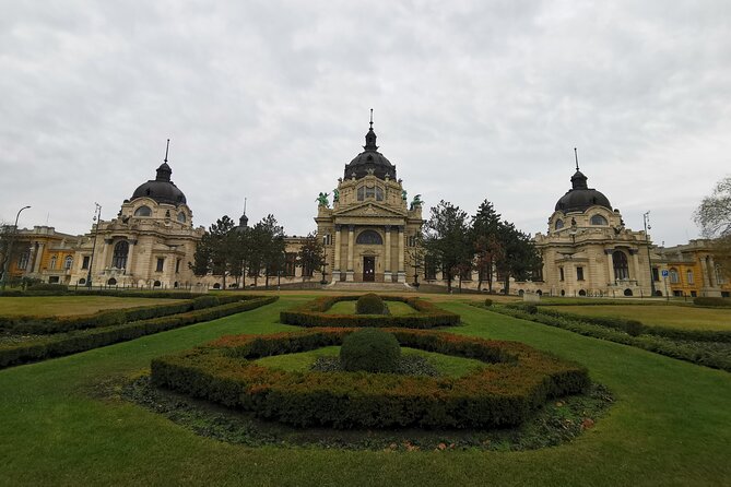 Historical and Cultural Walking Tour in Budapest - Crossing Chain Bridge to Buda Castle