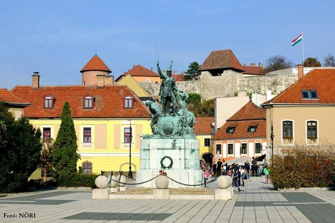 Home to Bull's Blood red wine! Eger with winetaste private tour - What the private guide adds