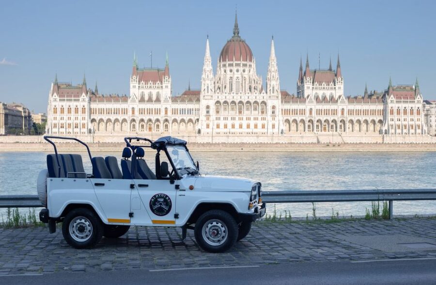 Iconic Budapest tour with Classic Russian Jeep and G-Wagon - Crossing the Danube toward Buda Castle