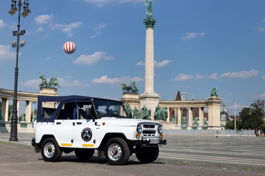 Iconic Budapest tour with Classic Russian Jeep and G-Wagon - What the audio guide adds