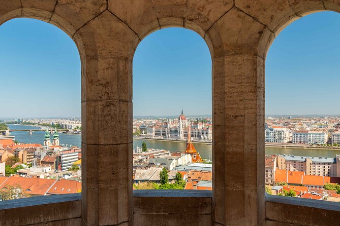 Live virtual walking tour in the Buda Castle quarter - The northern facade of Buda Castle