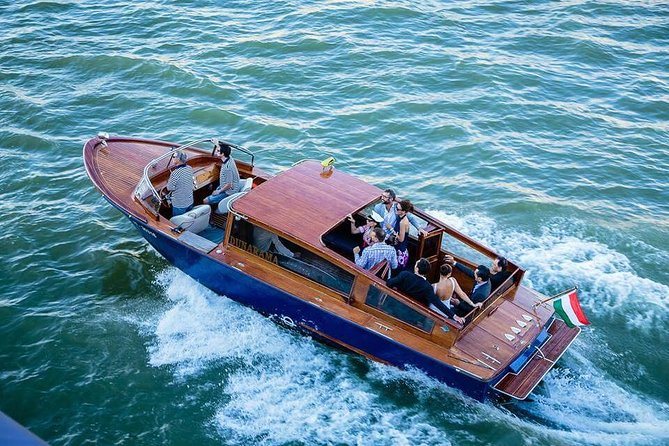 Luxurious, private day cruise with a waterlimousine to Szentendre - Choosing the shorter city cruise