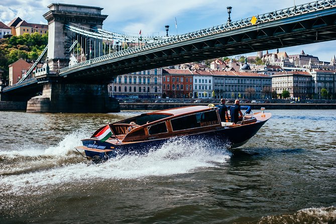 Luxurious, private day cruise with a waterlimousine to Szentendre - Seeing Budapest from the Danube