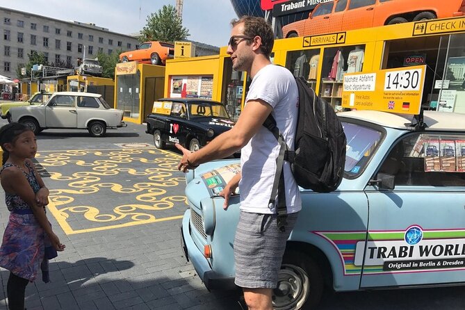 Original Budapest Alternative Street Art & Jewish Tour - Színes Város and the idea of Colourful City