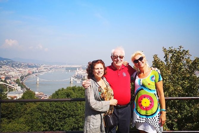PRIVATE (7 hours) Budapest and Szentendre city tour with lunch and winetasting - Lunch and Hungarian wine in Szentendre
