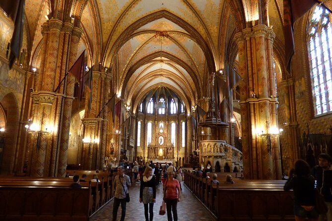 Private Buda Castle Walking Tour with Cake and Matthias Church - Starting at your hotel and reaching Buda