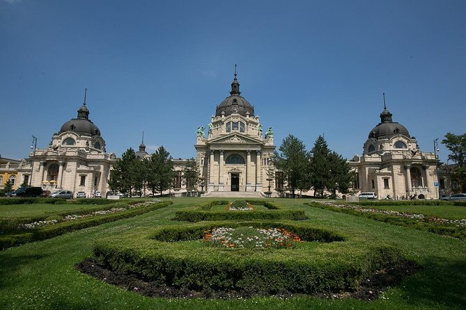 Private Budapest All In One Walking Tour with Strudel Stop - Vajdahunyad Castle and the nearby bath tradition