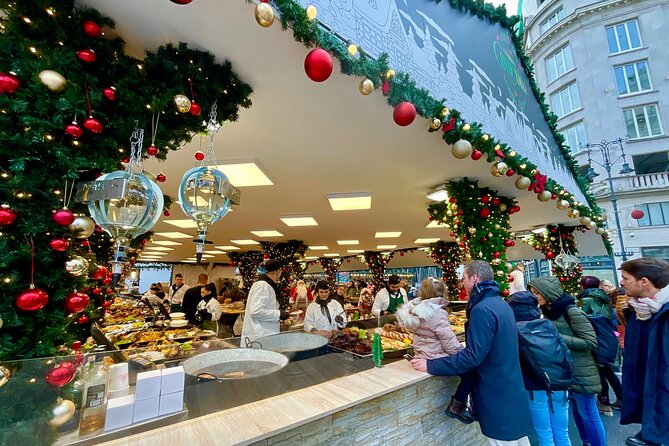 Private Budapest Christmas Market Tour with Chimney Cake & Mulled Wine - What the $113.18 price really buys
