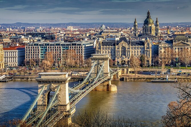 Private Budapest Sightseeing Tour: Royal Castle, Heroes Square, Chain Bridge - Crossing the Chain Bridge into Buda