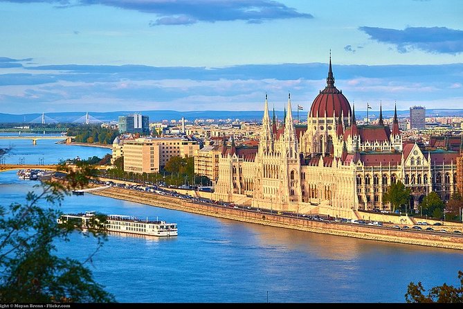 Private Budapest Sightseeing Tour: Royal Castle, Heroes Square, Chain Bridge - Passing the National Museum and Jewish Quarter