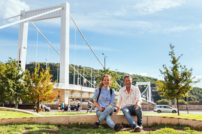 Private City Kickstart Tour: Budapest - Crossing the Danube at Elisabeth Bridge