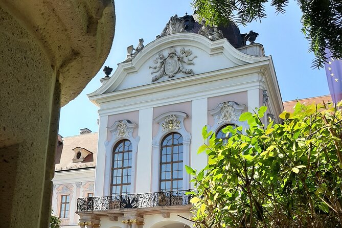Private Sissi Castle Tour - The 30-minute ride from Budapest
