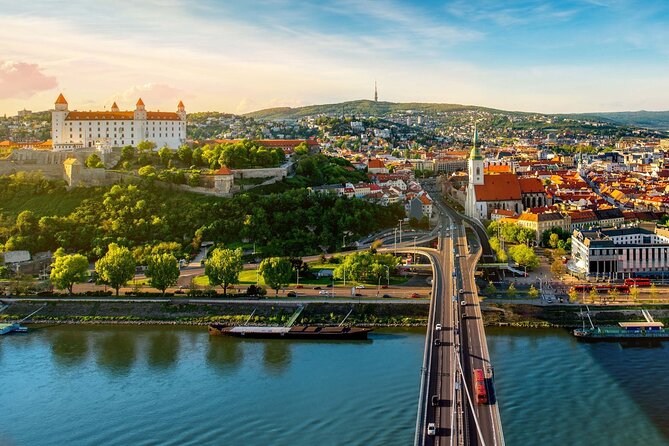 Private Tour from Budapest to Prague Sightseeing - The guide makes the difference