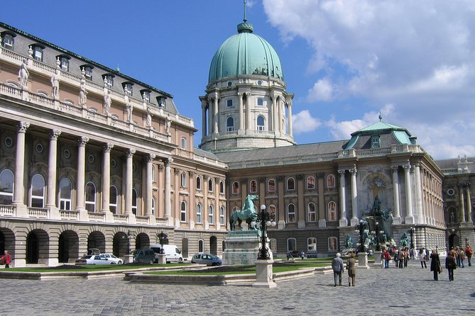 Private Transfer from Budapest to Vienna with a great guided tour in Bratislava - Comfort, group size, and practical limits