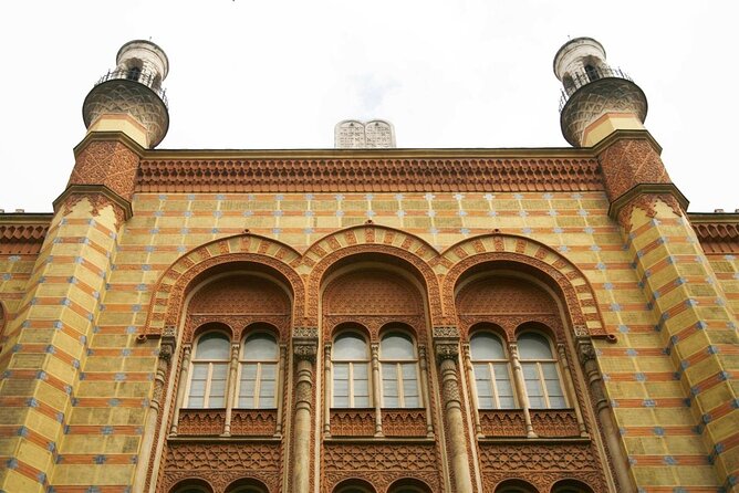 Private Walking Tour in The Jewish District Budapest - Dohány Street Synagogue: A Grand and Unusual Beginning