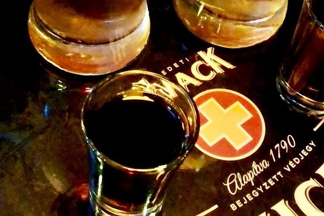 Ruin Pub Walking Tour with a Local Hostess in Budapest - UdvarROM: Hungarian spirit and the birth of ruin pubs