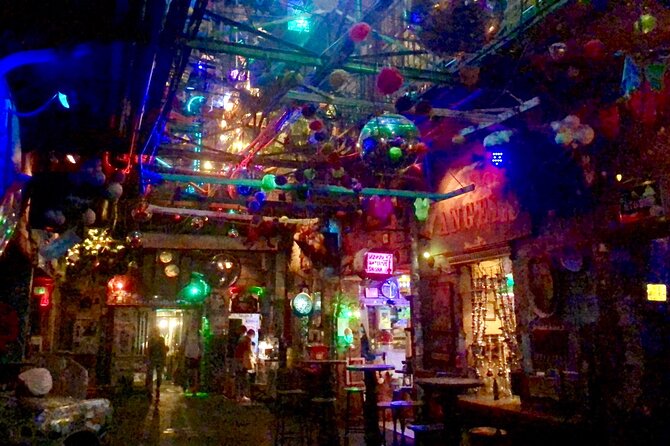Ruin Pub Walking Tour with a Local Hostess in Budapest - Erzsébet tér and Deák Ferenc Square: getting your bearings