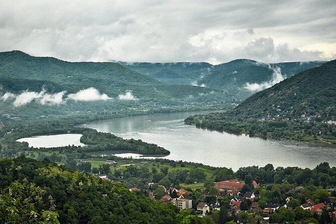 Scenic Danube River bend hills & the Art Town: Private Car Tour - A guide who adjusts the day to you