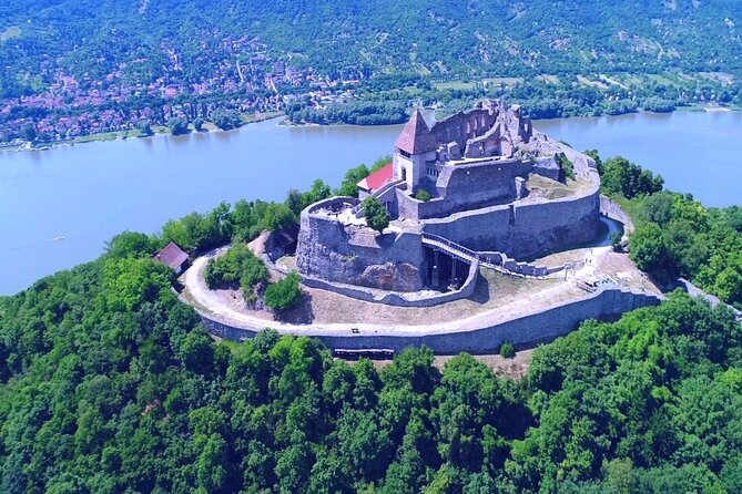 Scenic Danube River bend hills & the Art Town: Private Car Tour - Lunch, shopping, and the pace of the afternoon