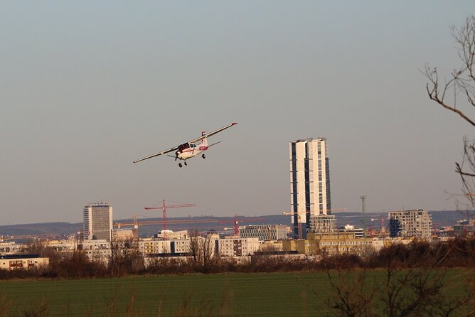 Sightseeing flight over Budapest - A private flight makes the price easier to judge