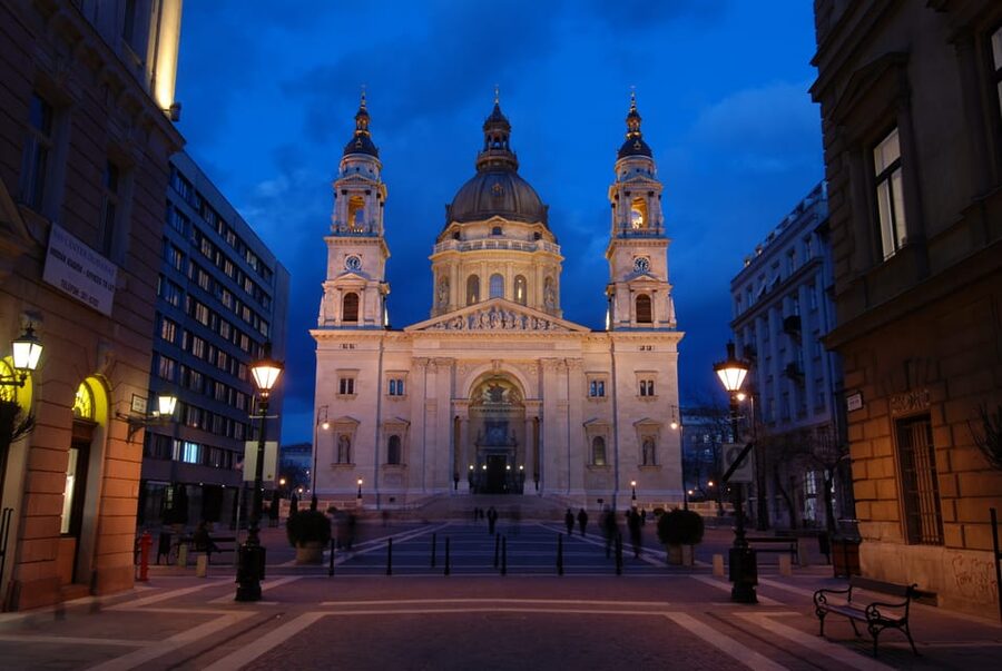St. Stephen's Basilica: VIP Concert & After Hours Dome Visit - Seeing the Holy Right Hand chapel