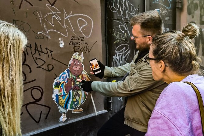 Street Art and Alternative Tour in Budapest - Reading Budapest through its street art