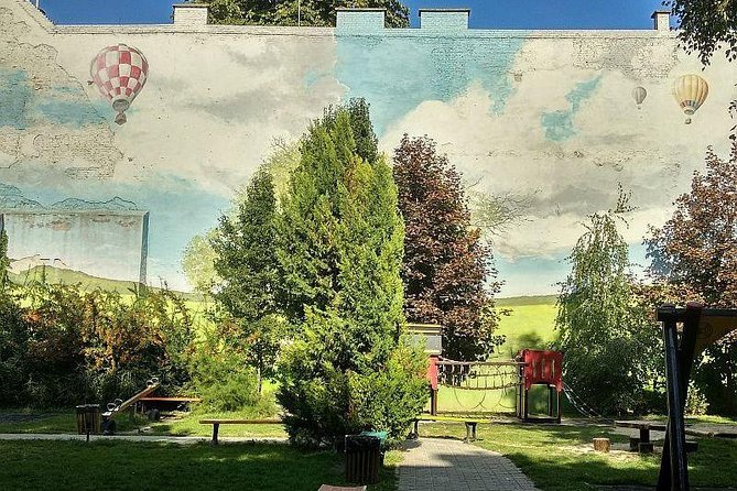 Street Art Tour Budapest - Reading the Jewish Quarter through its walls