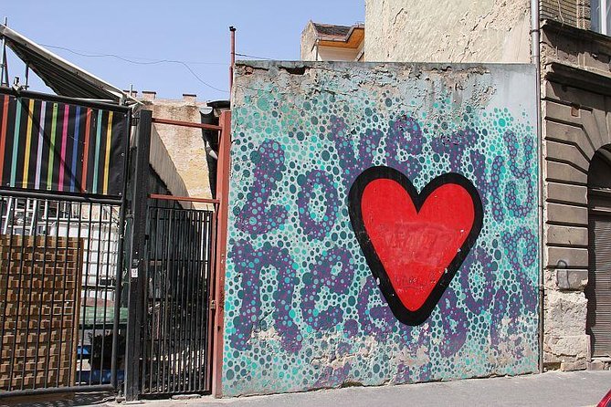 Street Art Tour Budapest - The $53.92 price and what you are buying