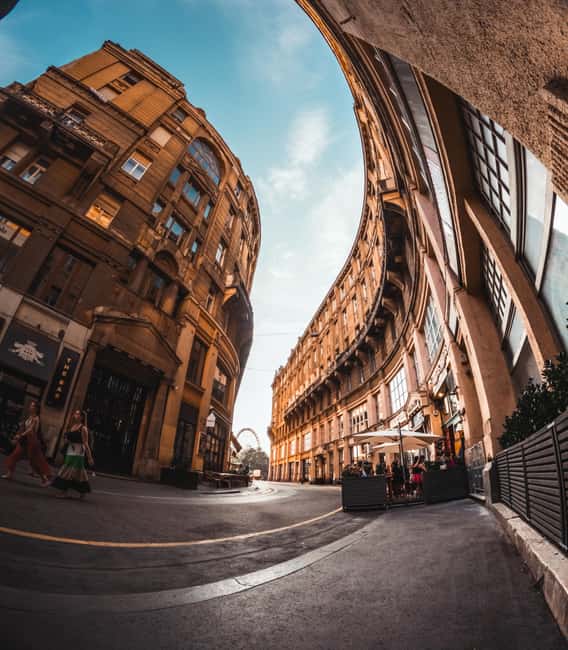 Street photography with your smartphone, tour of Budapest - Starting at Fővám tér