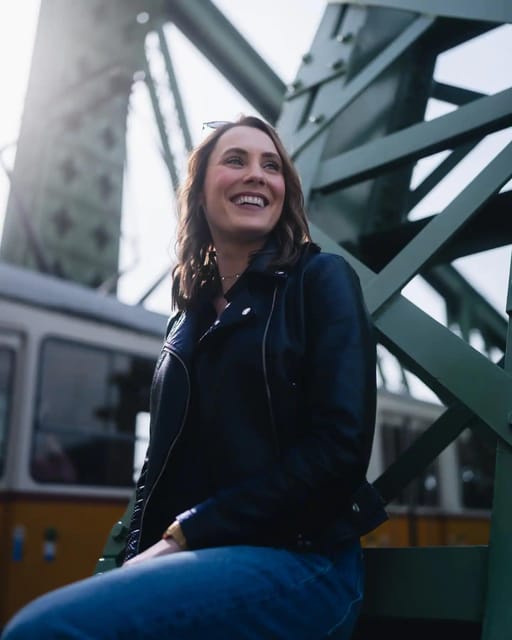 Street photos through the most beautiful streets of Budapest - Liberty Bridge and the art of looking like yourself