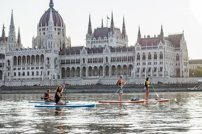 Sunrise SUP to the heart of Budapest - What the instruction and equipment add