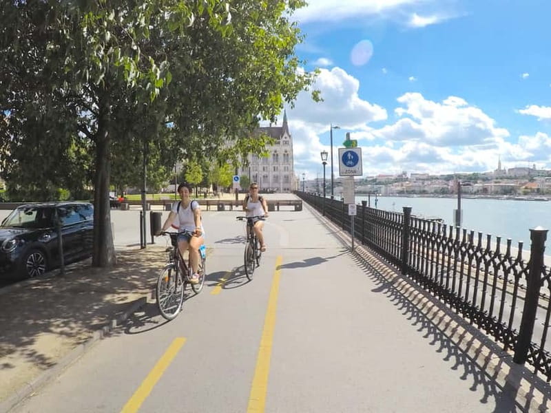Szentendre Bike & Train Tour by Budapest Bike Breeze - From central Budapest to the Danube path