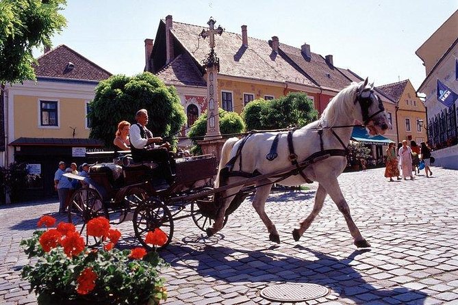 SzentEndre-SaintAndrew City Privately Shopping and Picturesque - Roman Beach and a glimpse of weekend Budapest