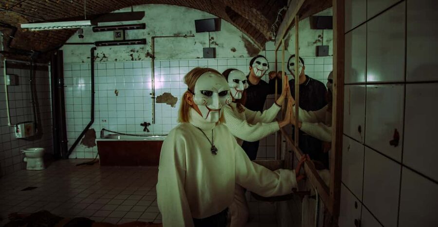 The Real Saw | Escape Room by PÁNiQ SZOBA - Entering Jigsaw’s room in central Hungary