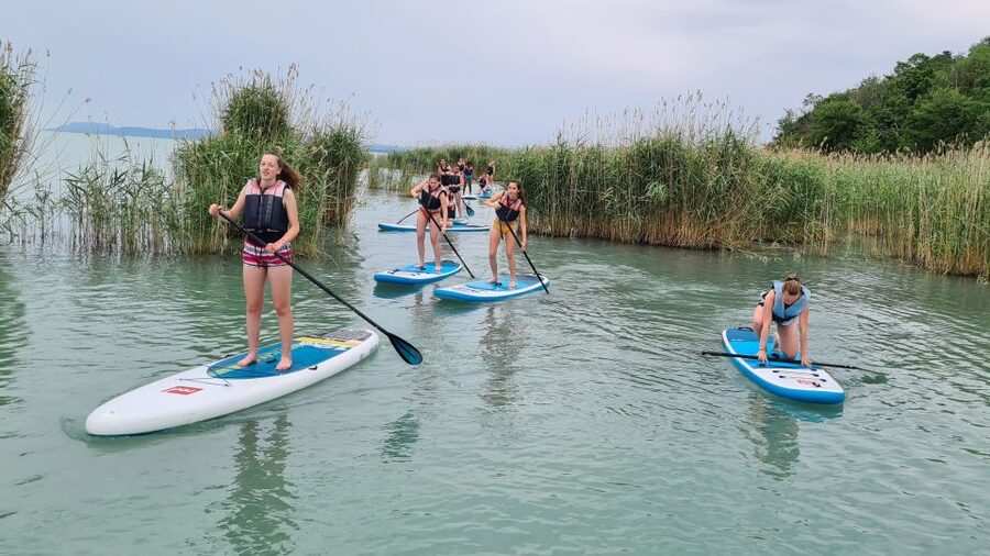 Tihany: SUP Course and Tour at Lake Balaton - Learning the stance on the simulator