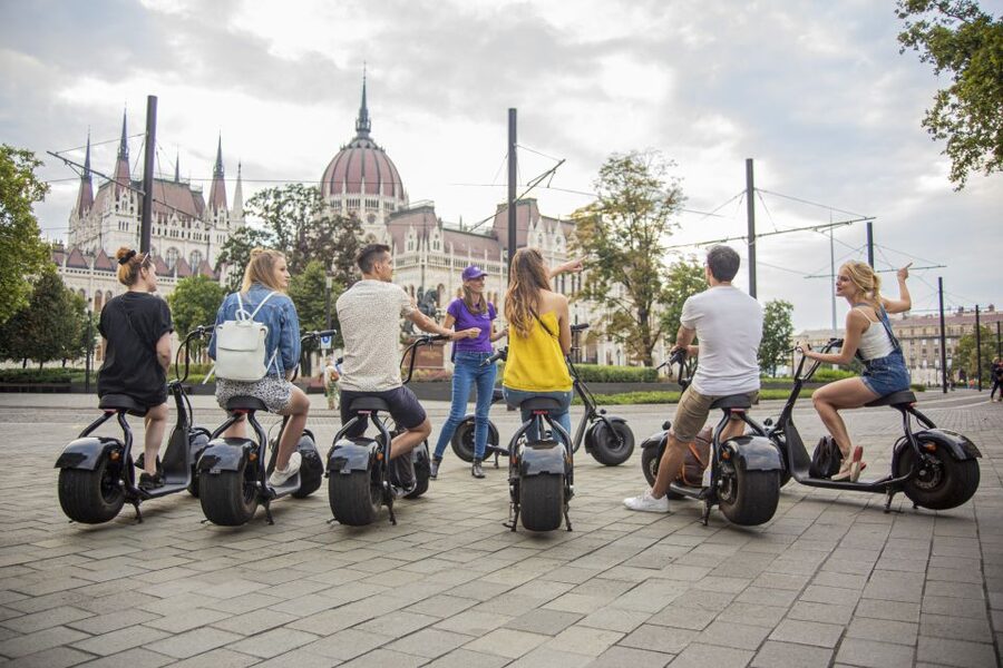 Top sights of Pest downtown on e-scooters incl. Parliament - Why an e-scooter works well in Pest