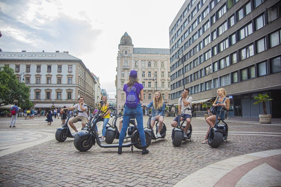 Top sights of Pest downtown on e-scooters incl. Parliament - A quiet turn through Margaret Island