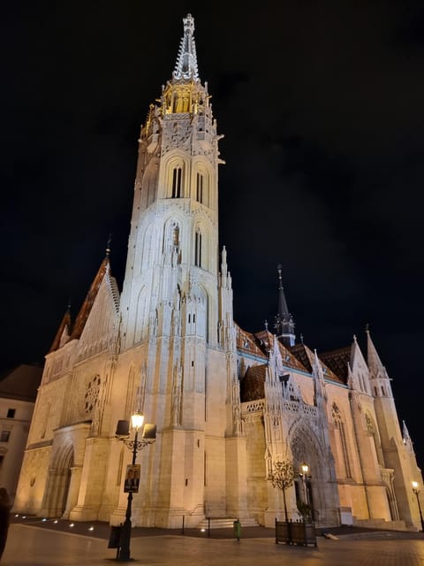 True Crime Walking Tour in the Buda Castle district - Prince Eugene of Savoy’s statue and the shorter pause