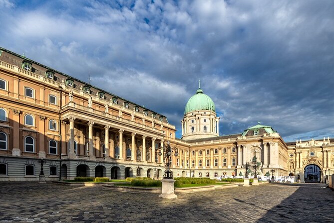 Walking tour in the Buda Castle incl. Fisherman's Bastion - A walk through Buda’s residential side
