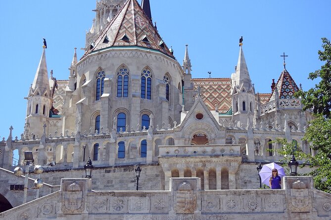 Walking tour in the Buda Castle incl. Fisherman's Bastion - Karmelita Monastery and today’s government