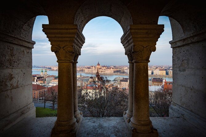 Welcome to Budapest 3 hrs Must See Private Tour by car - What the private format is really worth